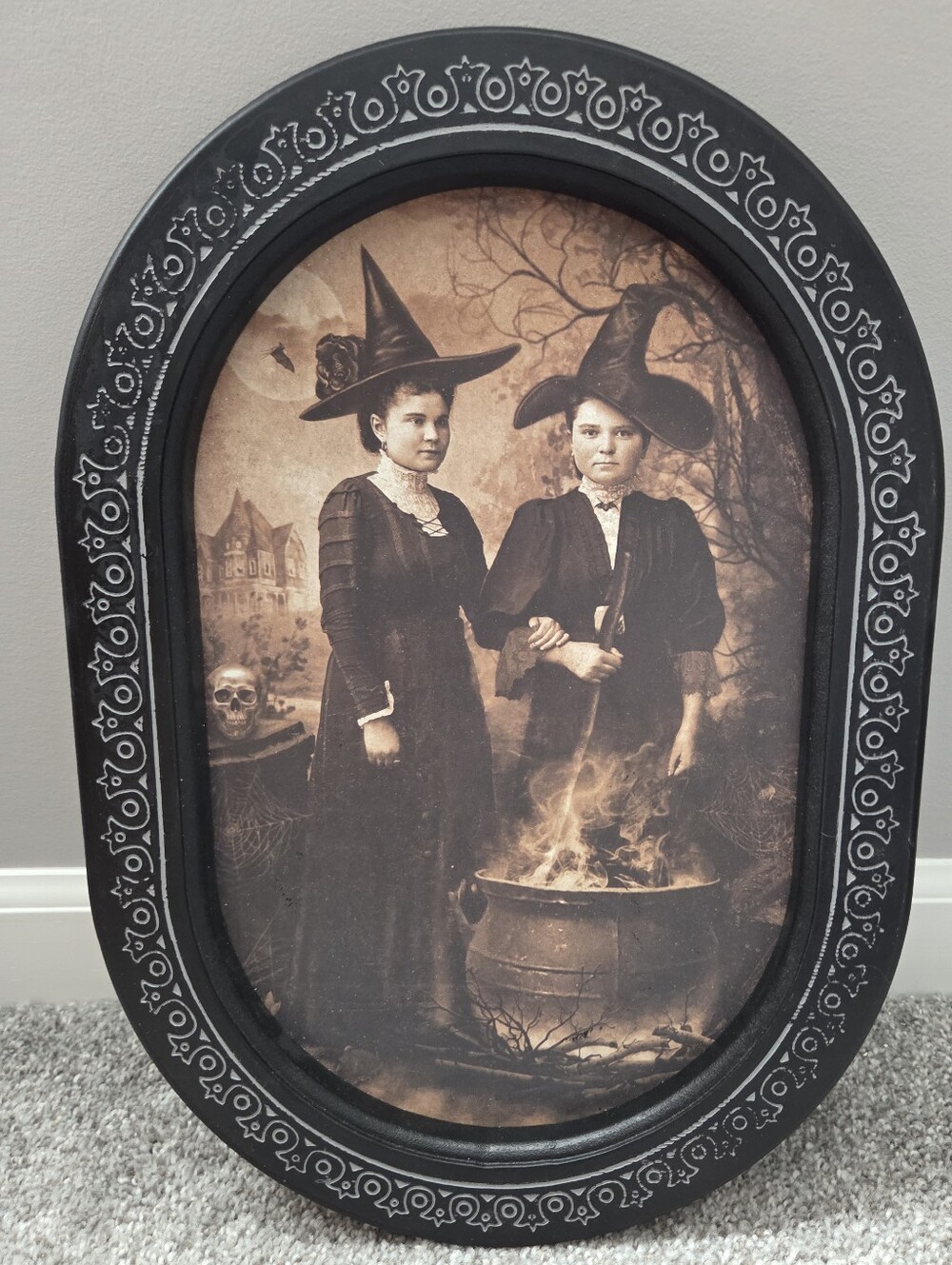 NWT Black Oval Witch Portrait Wall Art